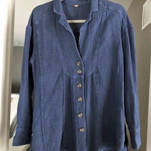 "SOLD" - FREE PEOPLE Button Down Top - Picture 5 of 7